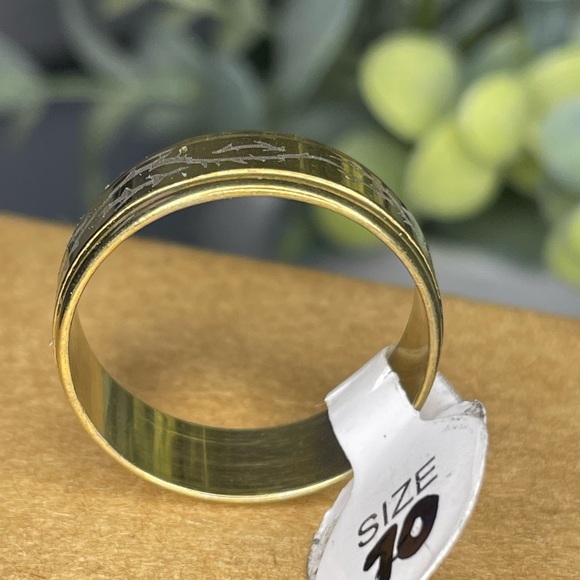 MEN'S GOLD STAINLESS STEEL RING SIZE 10 - Picture 5 of 16
